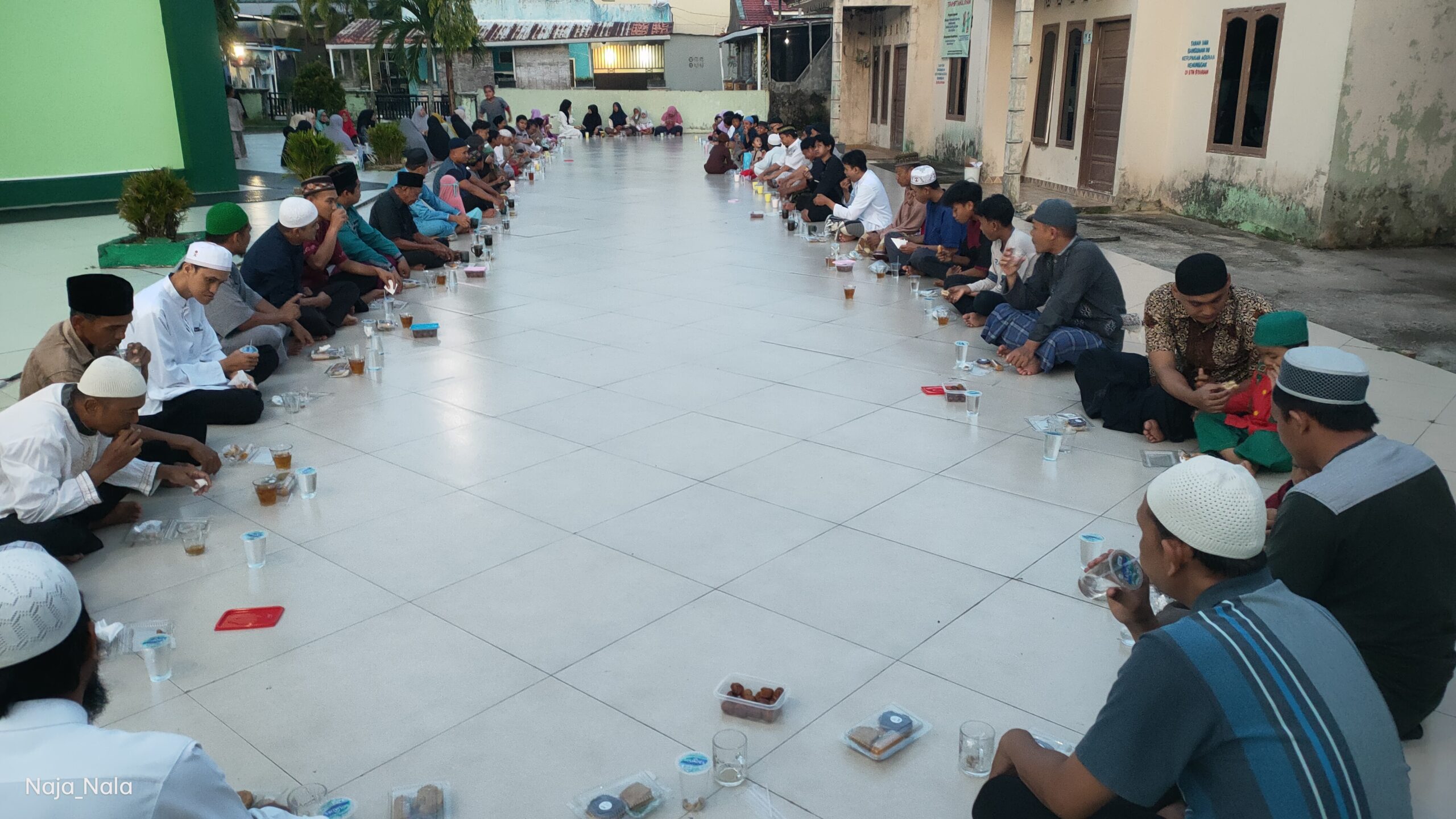 Suasana Buka Puasa Bersama 1 Ramadhan 1445 H